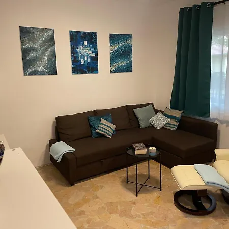 Holiday home Dom Nyaralo Balatonfenyves