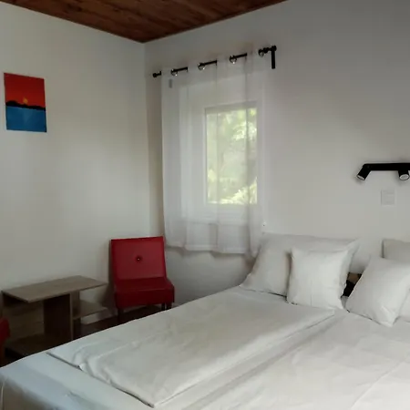 Case de vacanță Dom Nyaralo *