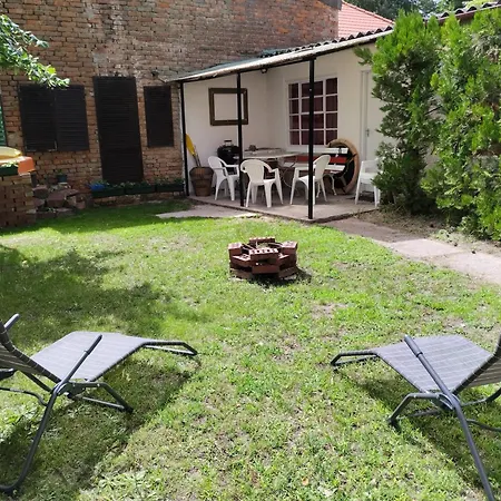 Case de vacanță Dom Nyaralo *