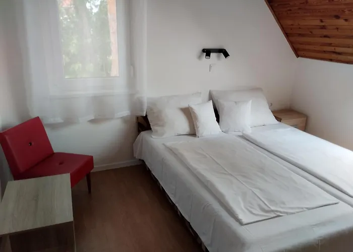 Dom Nyaralo Balatonfenyves