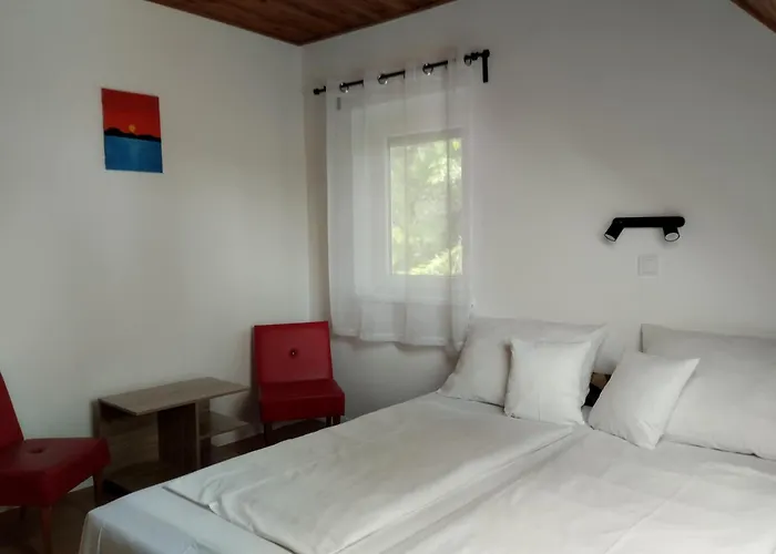 Case de vacanță Dom Nyaralo *